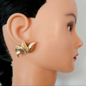 Vintage Crown Trifari Gold Earrings